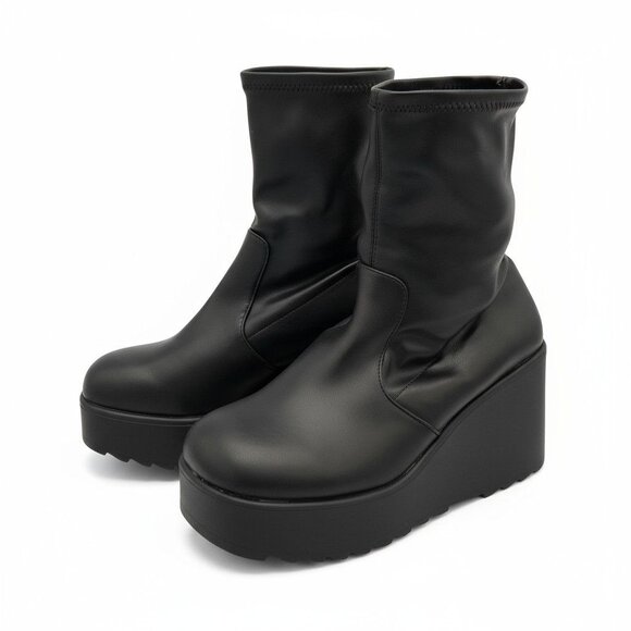 Black Leather Platform Boots Size 8.5 - Picture 1 of 11